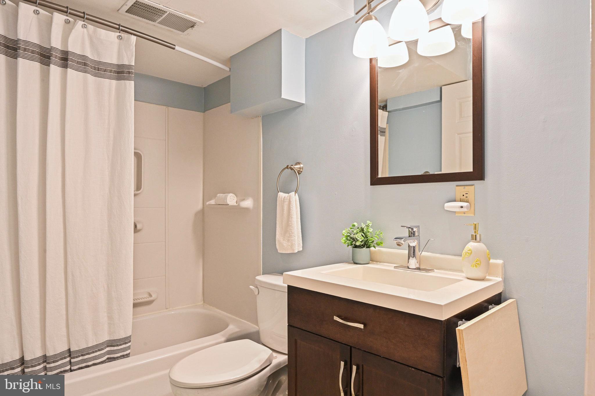 CHANTILLY HIGHLANDS - Residential