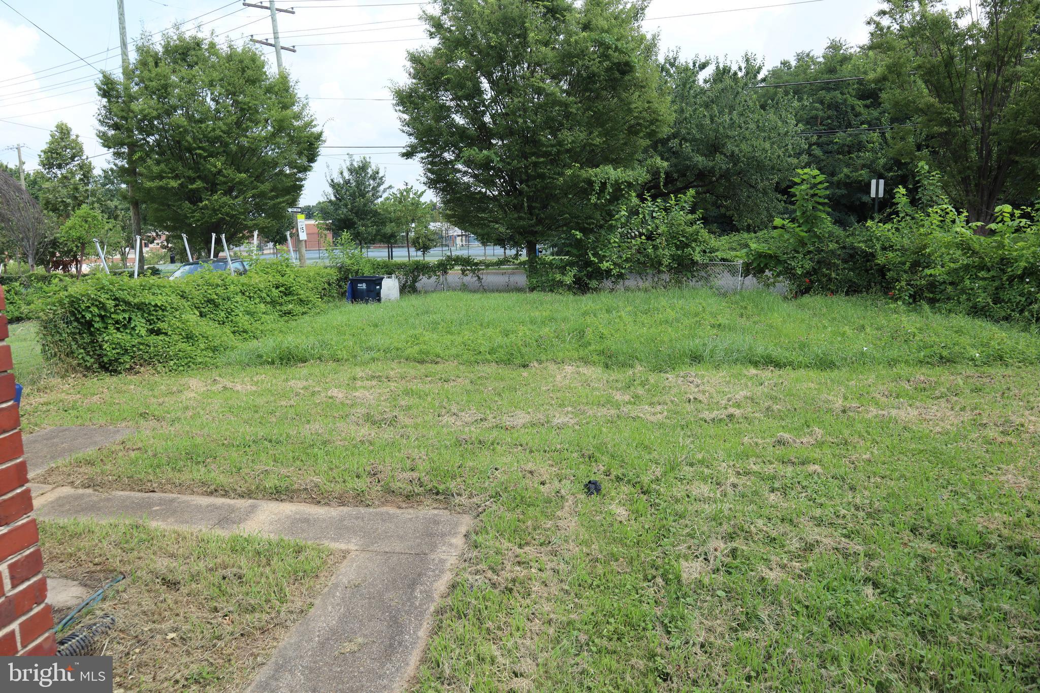 4942 BLAINE STREET NE