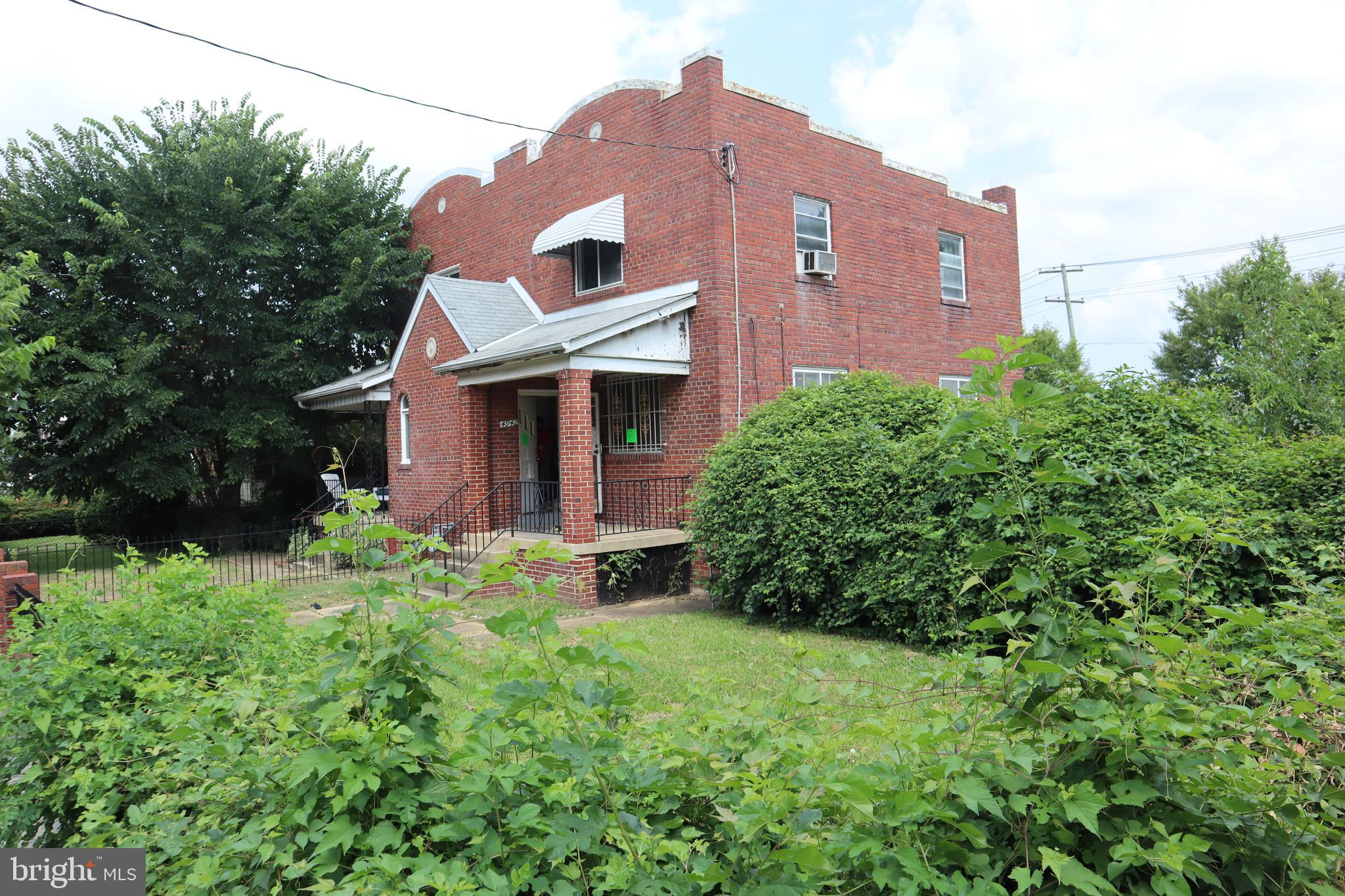 4942 BLAINE STREET NE