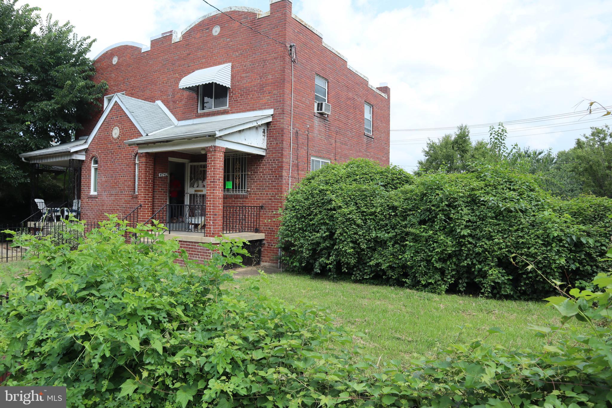 4942 BLAINE STREET NE