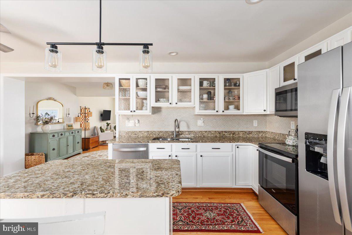 ROUND HILL - Residential