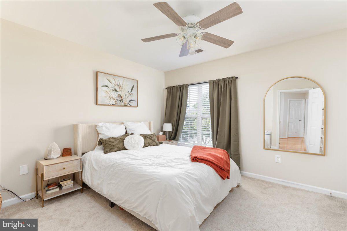 ROUND HILL - Residential