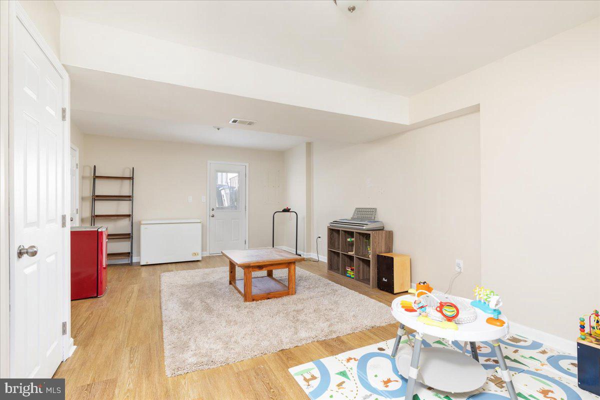 ROUND HILL - Residential