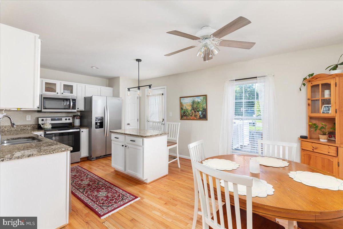 ROUND HILL - Residential