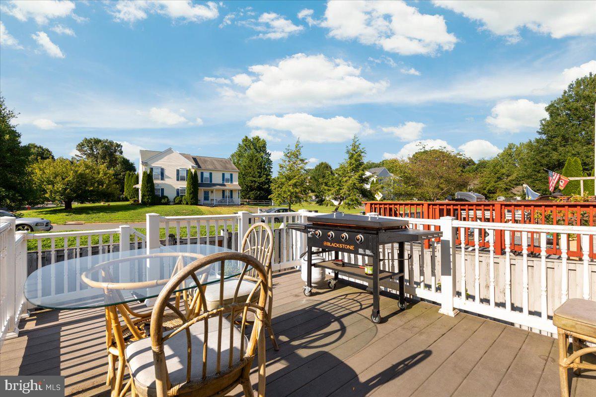 ROUND HILL - Residential