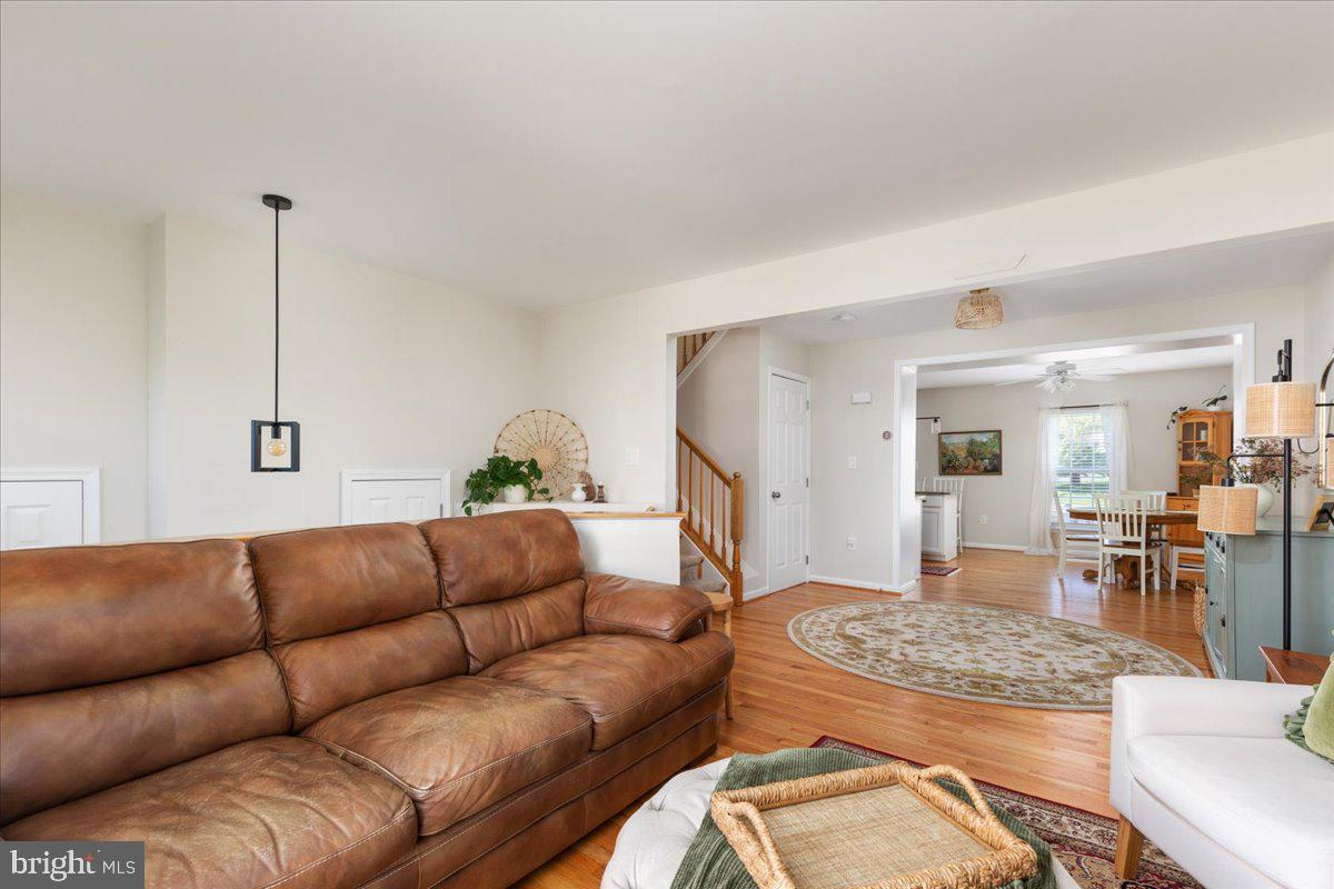 ROUND HILL - Residential