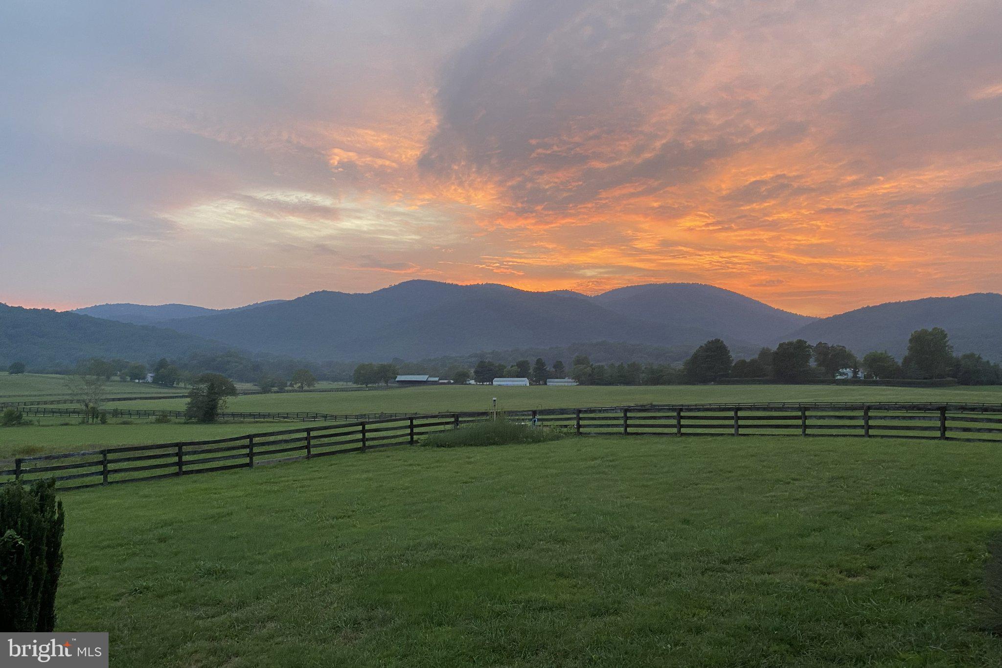 889 FT VALLEY ROAD