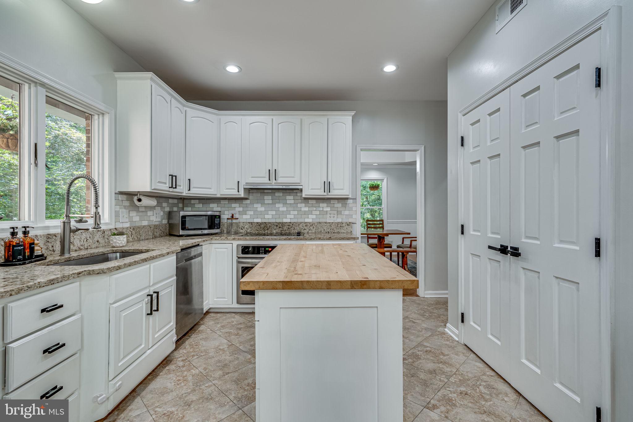 HIDDEN VALLEY - Residential