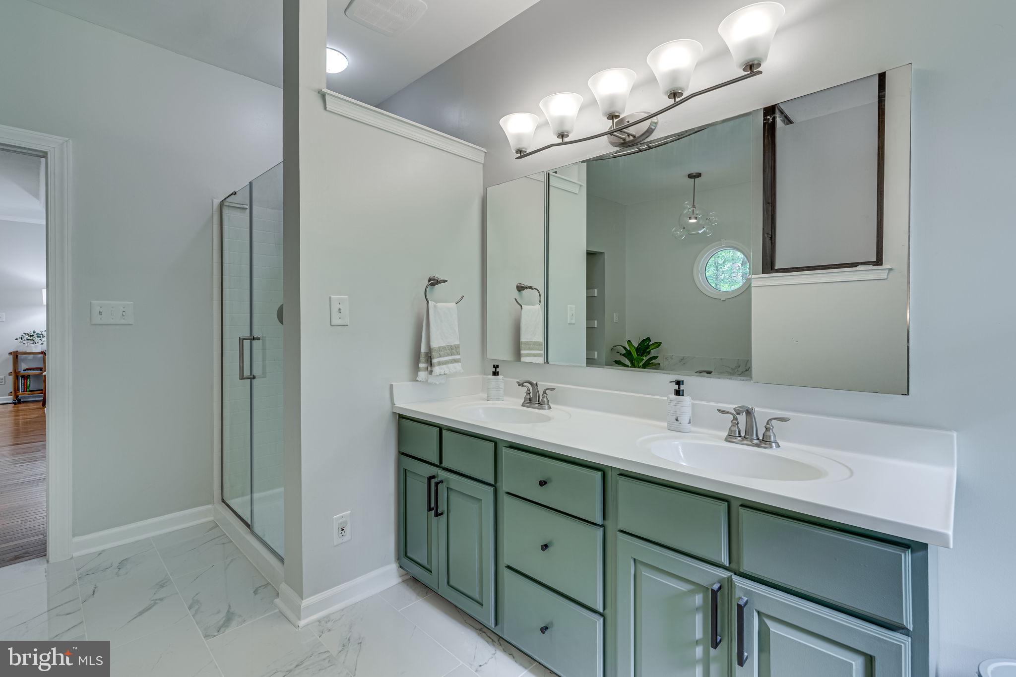 HIDDEN VALLEY - Residential