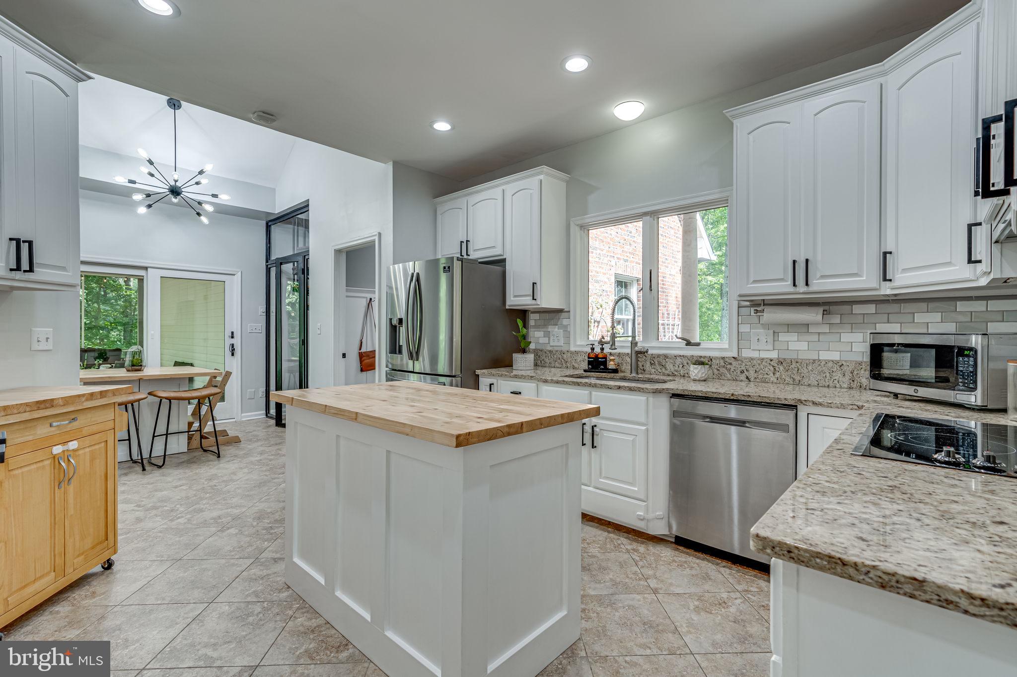 HIDDEN VALLEY - Residential