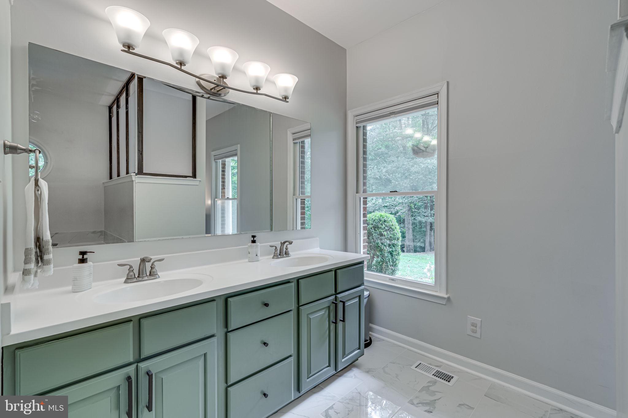 HIDDEN VALLEY - Residential