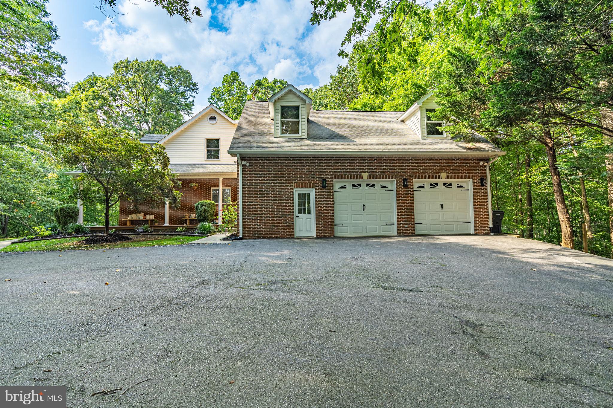 HIDDEN VALLEY - Residential