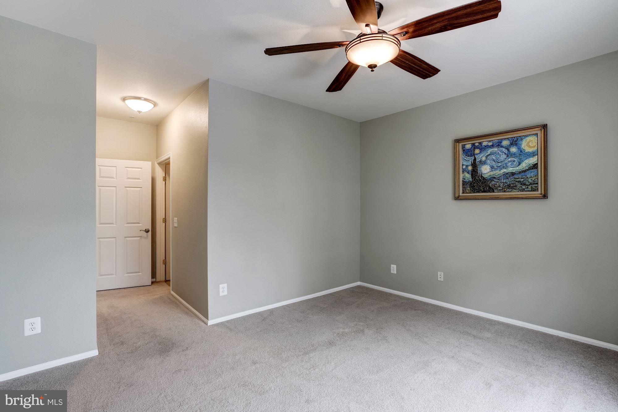 GATES OF MCLEAN - Residential