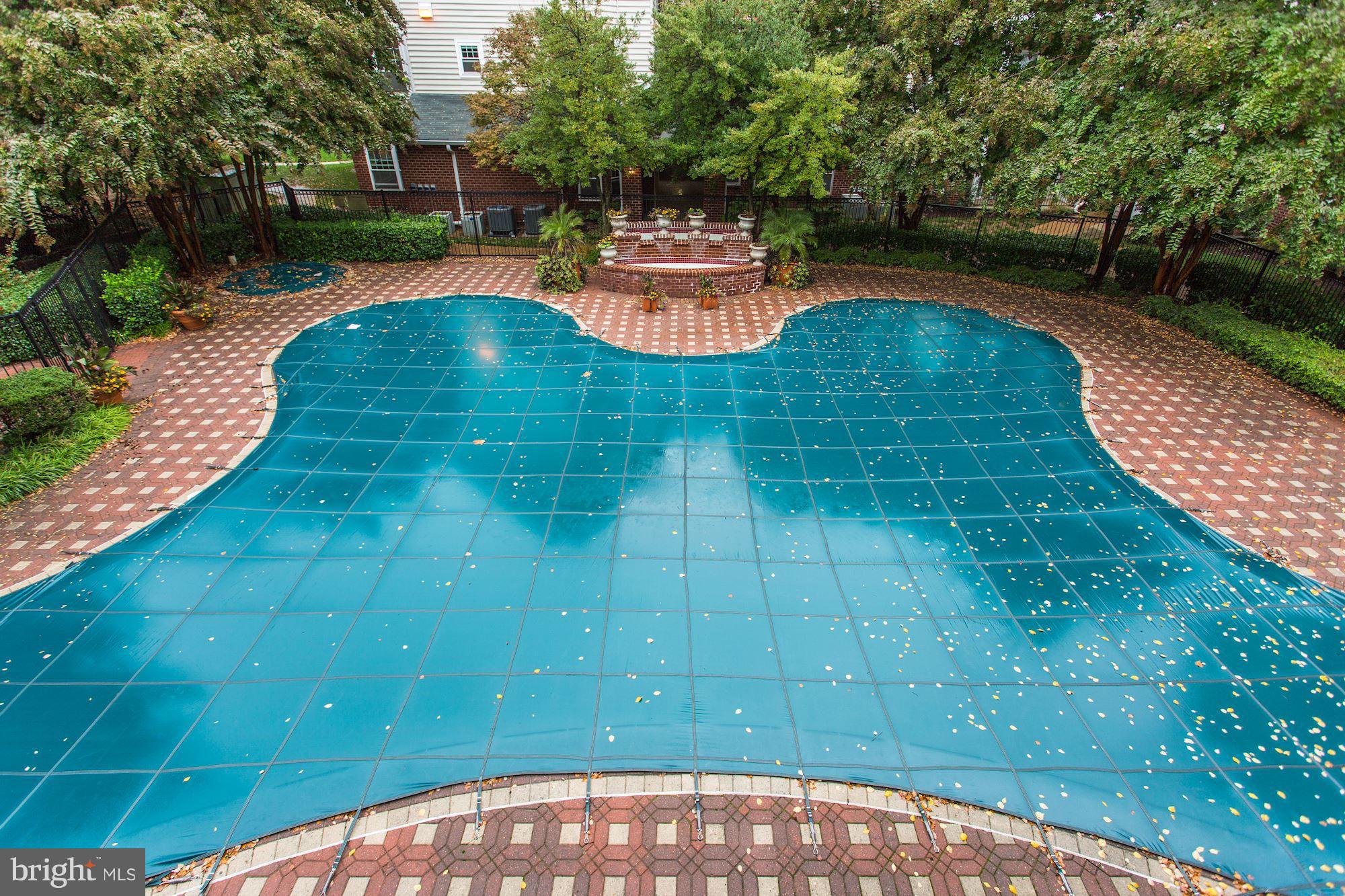 GATES OF MCLEAN - Residential