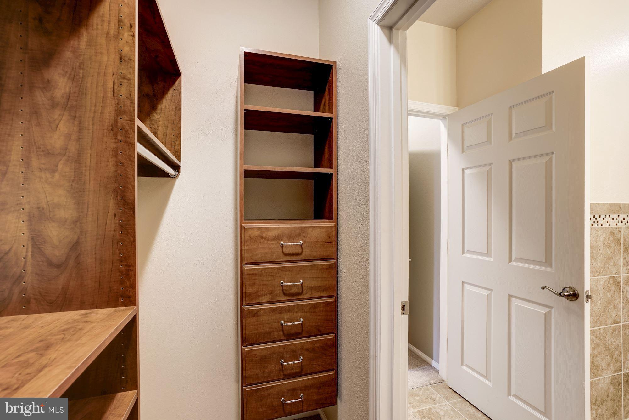 GATES OF MCLEAN - Residential