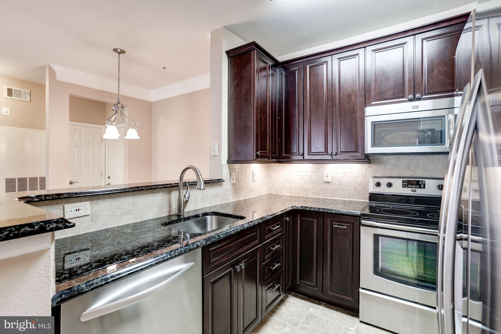 GATES OF MCLEAN - Residential