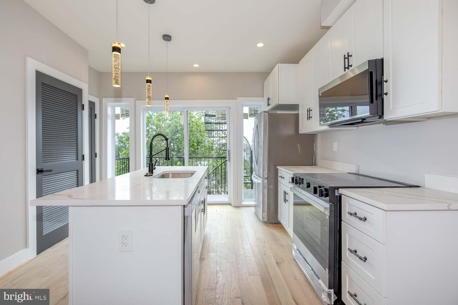 1237 OATES STREET NE 2