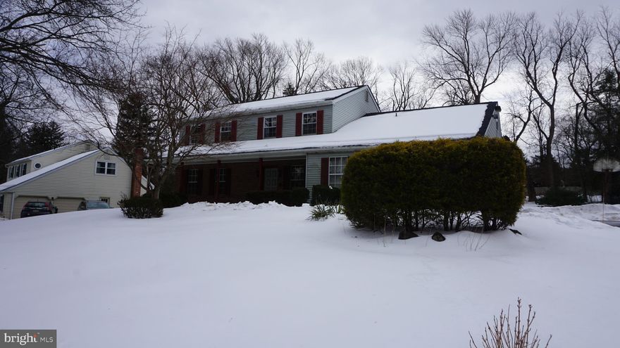 Beautiful 4-bedroom colonial 2 1/2 baths on a secluded lot, spacious bedrooms large rooms