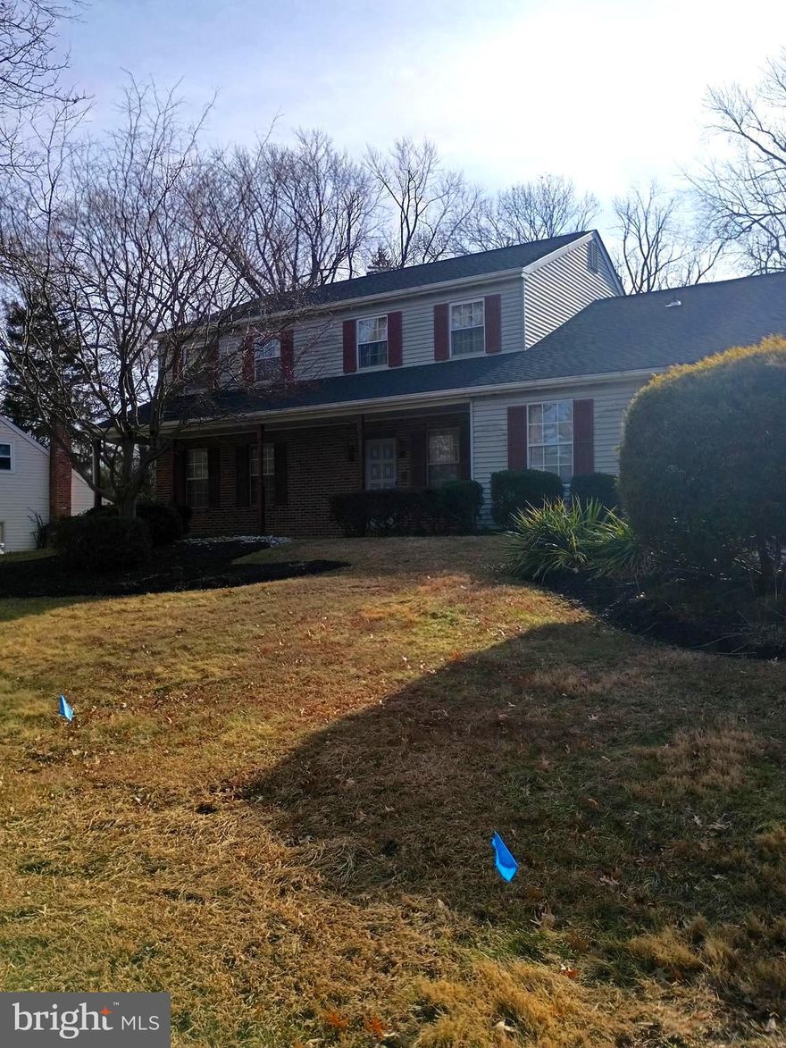 Beautiful 4-bedroom colonial 2 1/2 baths on a secluded lot, spacious bedrooms large rooms