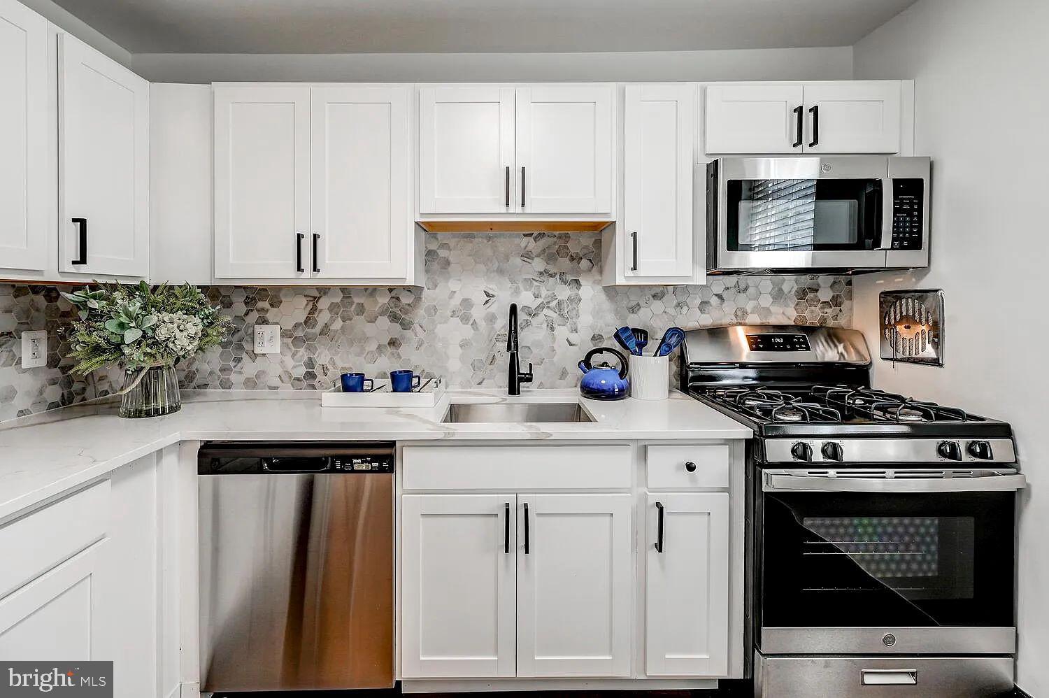 TUSCANY-CANTERBURY - Residential Lease