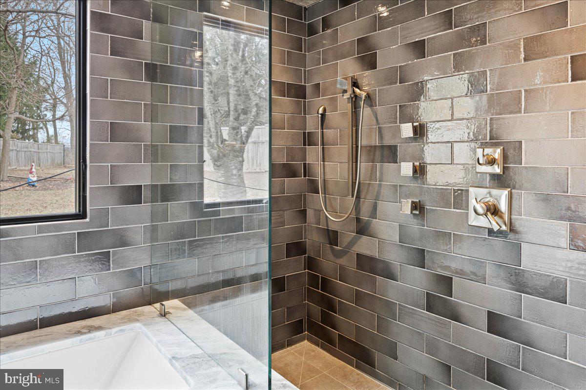 100 ACRE WOODS - Residential