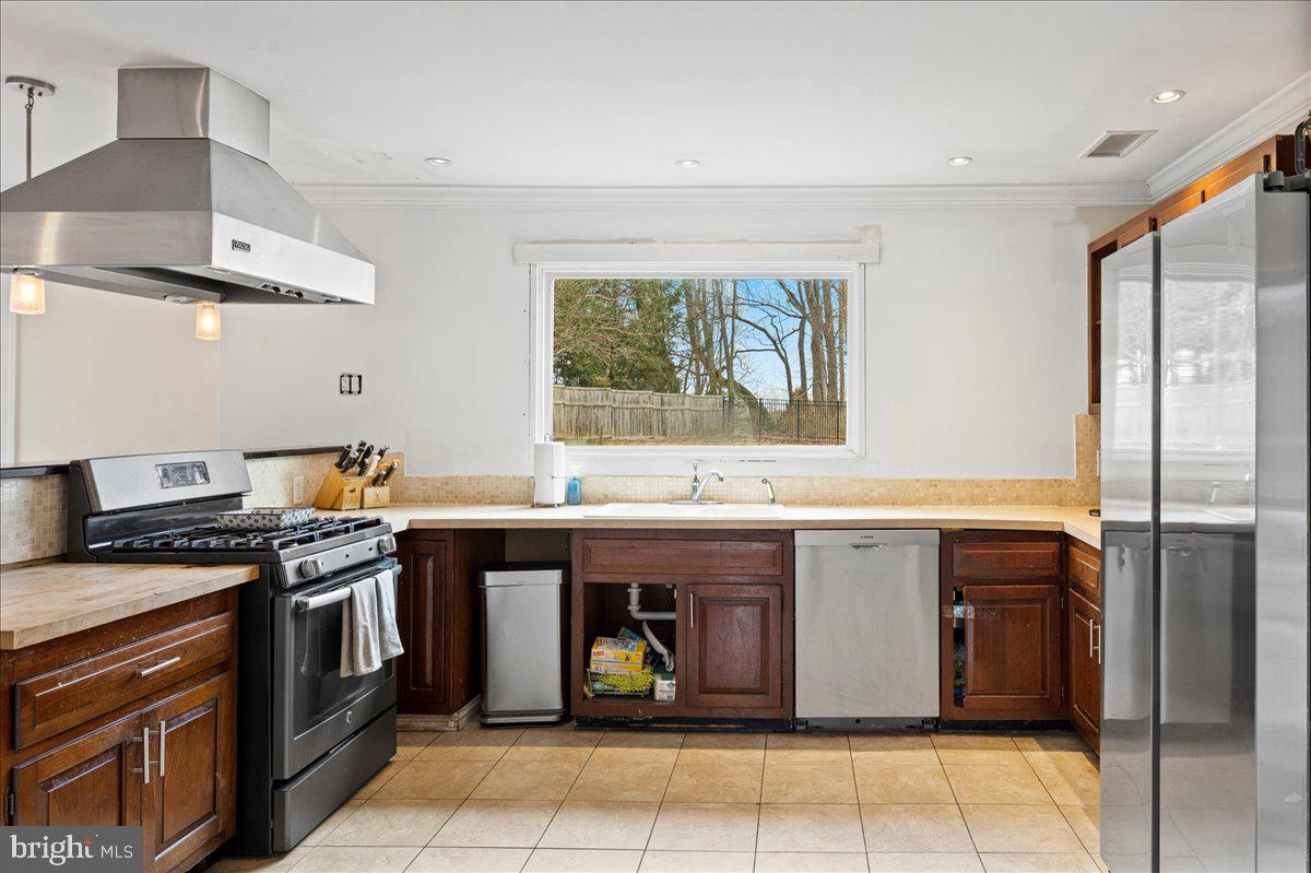 100 ACRE WOODS - Residential