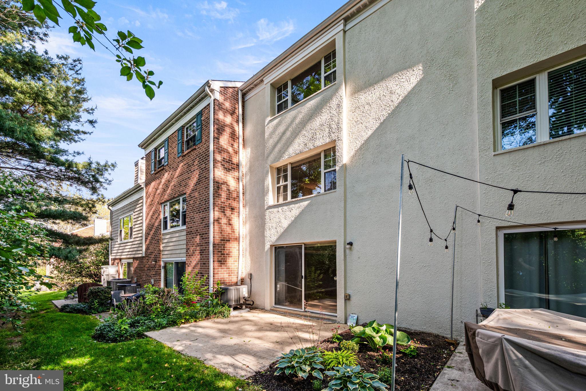 WESTON VILLAGE - Residential