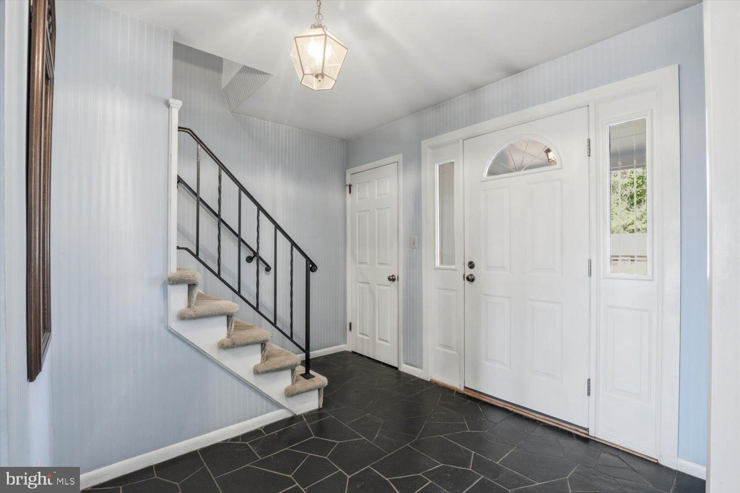 387 YORKTOWN ROAD