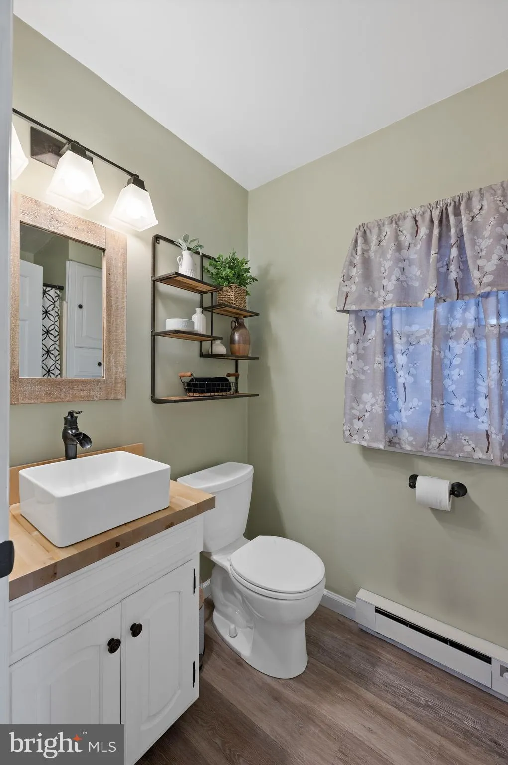 King Of Prussia, Pennsylvania 19406, United States, 4 Bedrooms Bedrooms, ,2 BathroomsBathrooms,Residential,Pending,7905