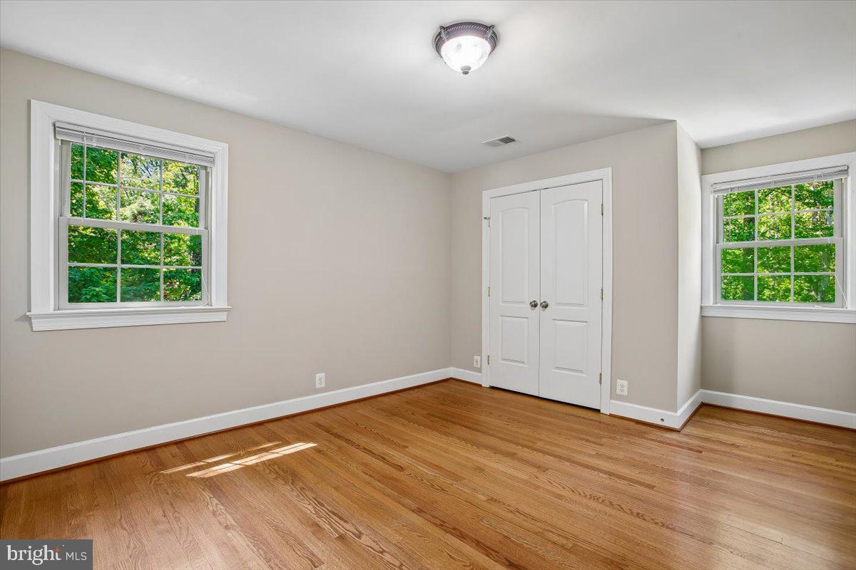 FAIRFAX HILLS - Residential