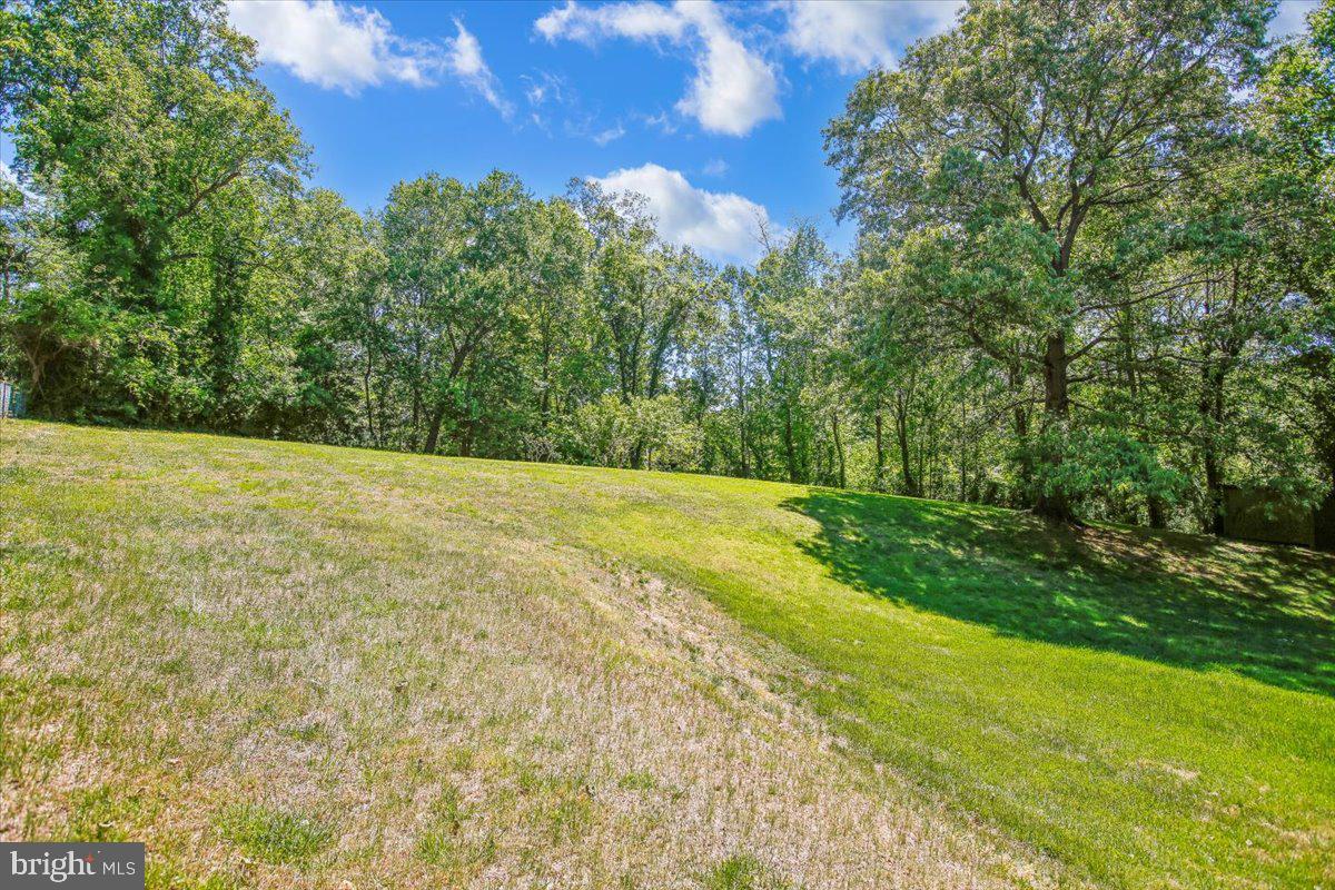 FAIRFAX HILLS - Residential