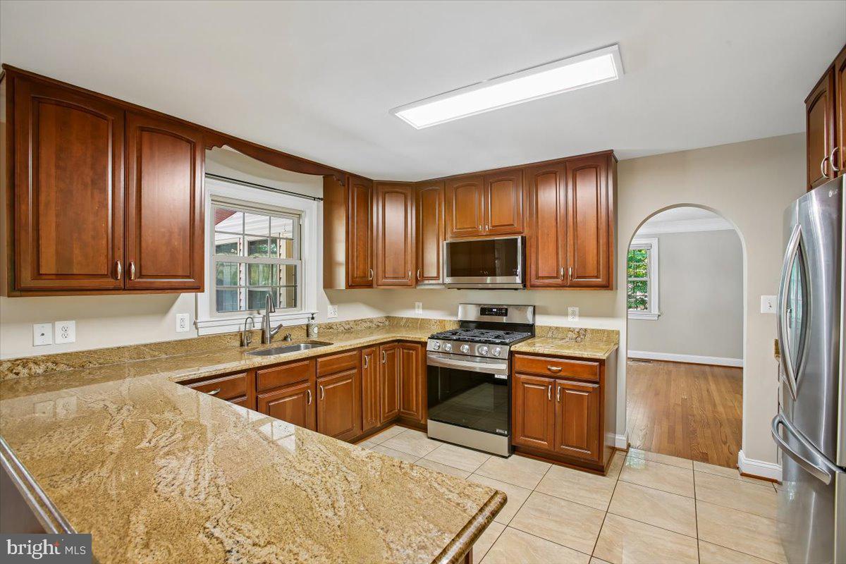 FAIRFAX HILLS - Residential