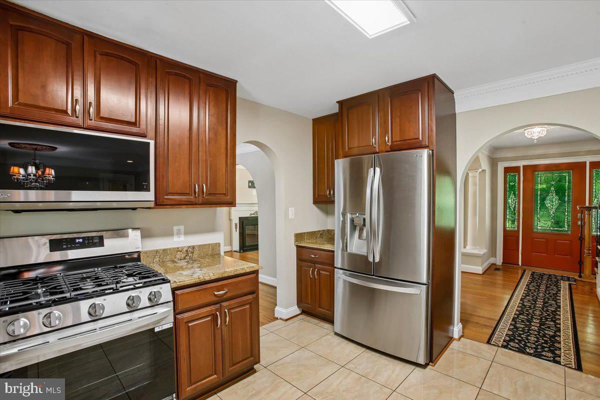 FAIRFAX HILLS - Residential