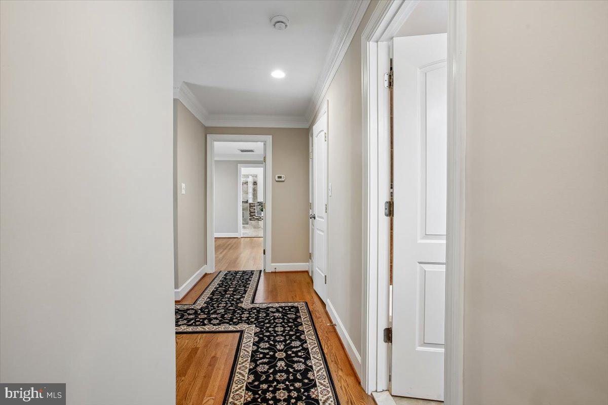 FAIRFAX HILLS - Residential