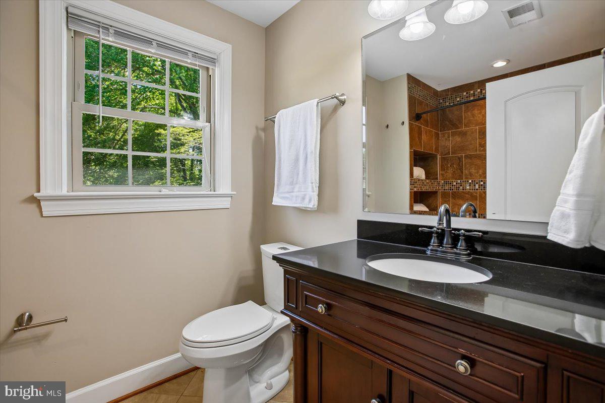 FAIRFAX HILLS - Residential