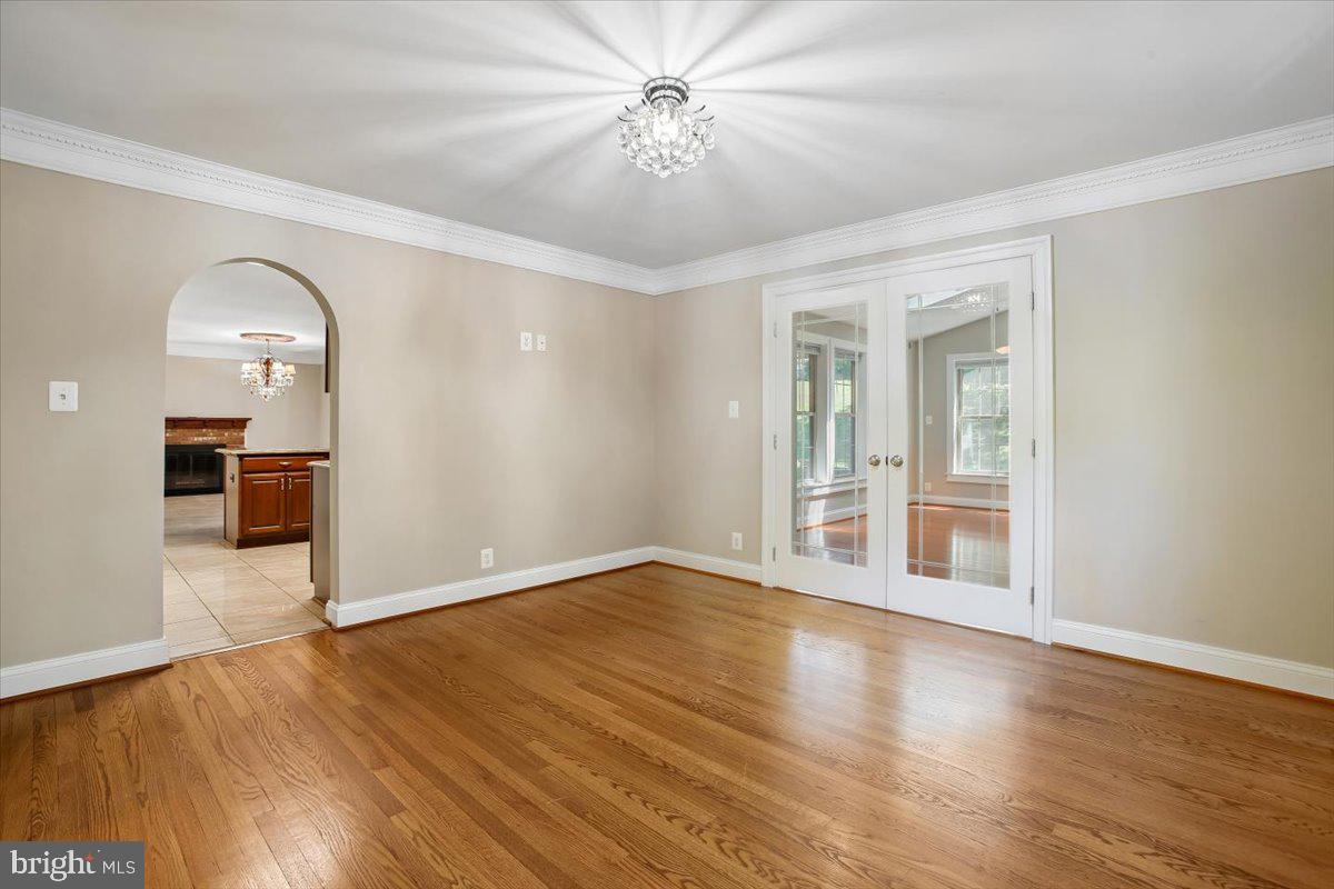 FAIRFAX HILLS - Residential