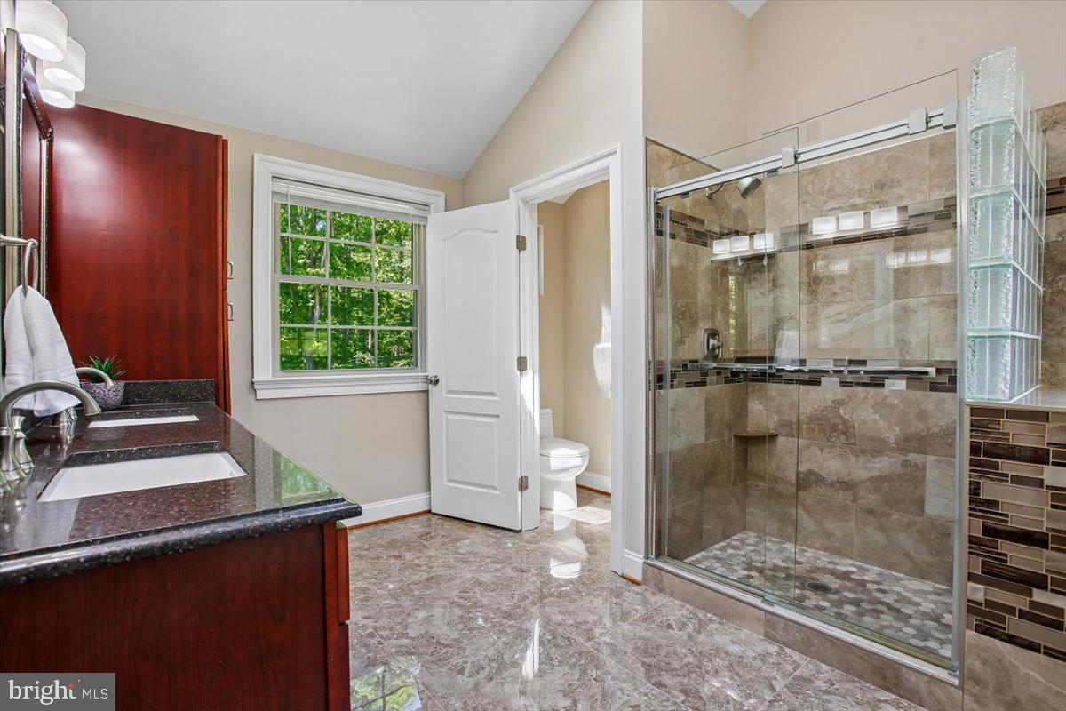 FAIRFAX HILLS - Residential
