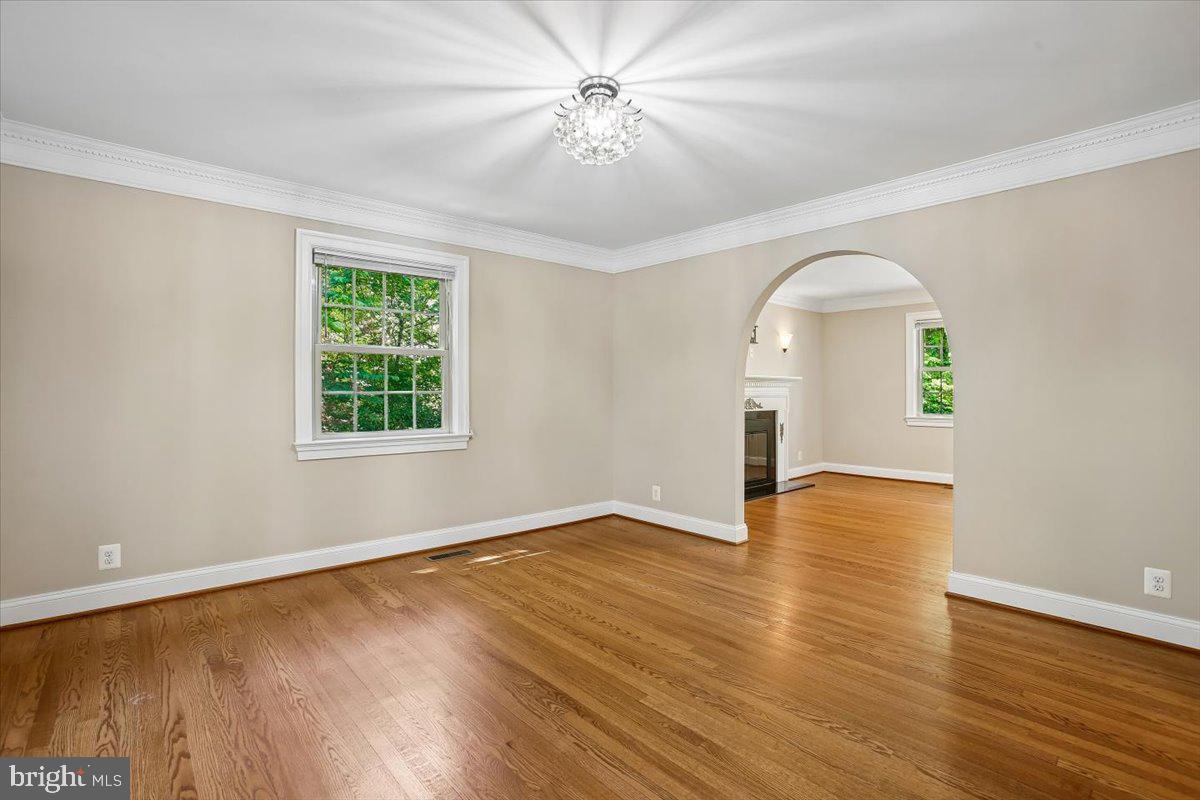 FAIRFAX HILLS - Residential