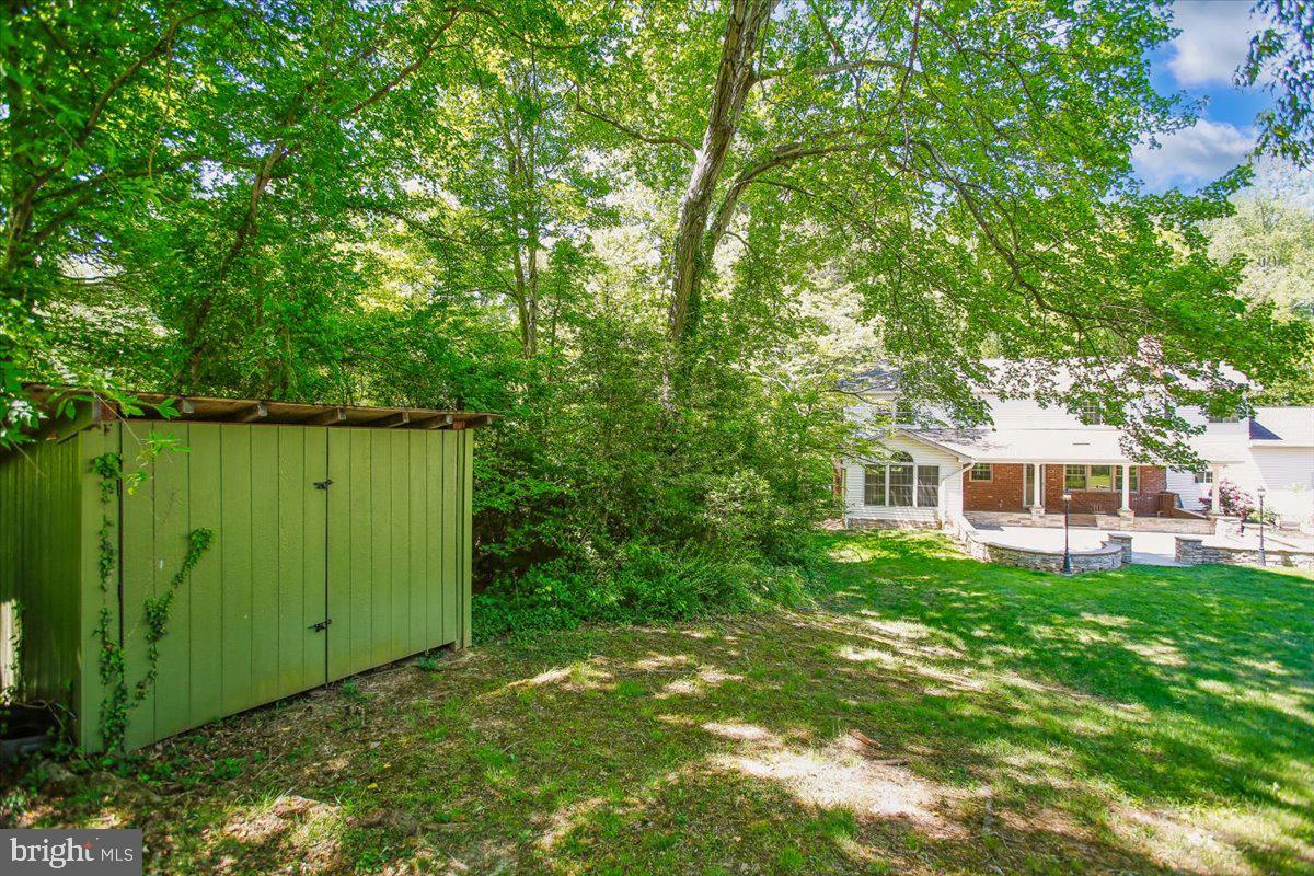 FAIRFAX HILLS - Residential