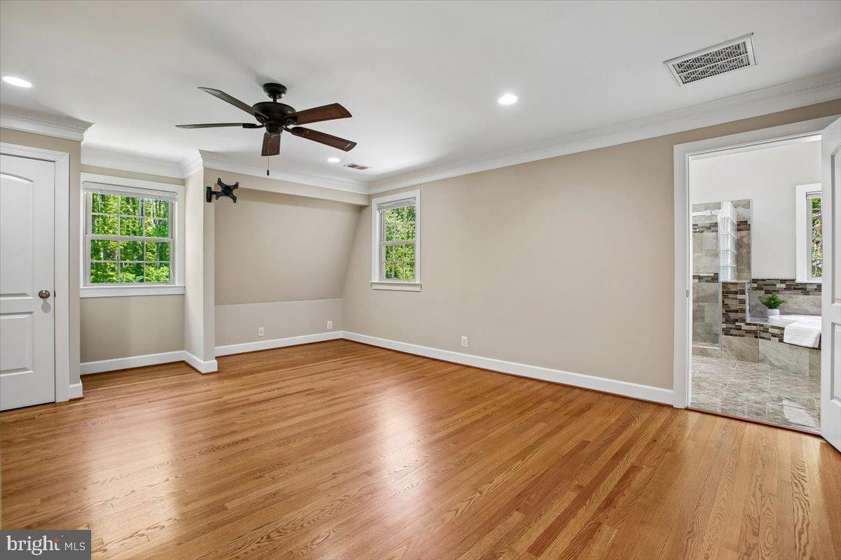 FAIRFAX HILLS - Residential