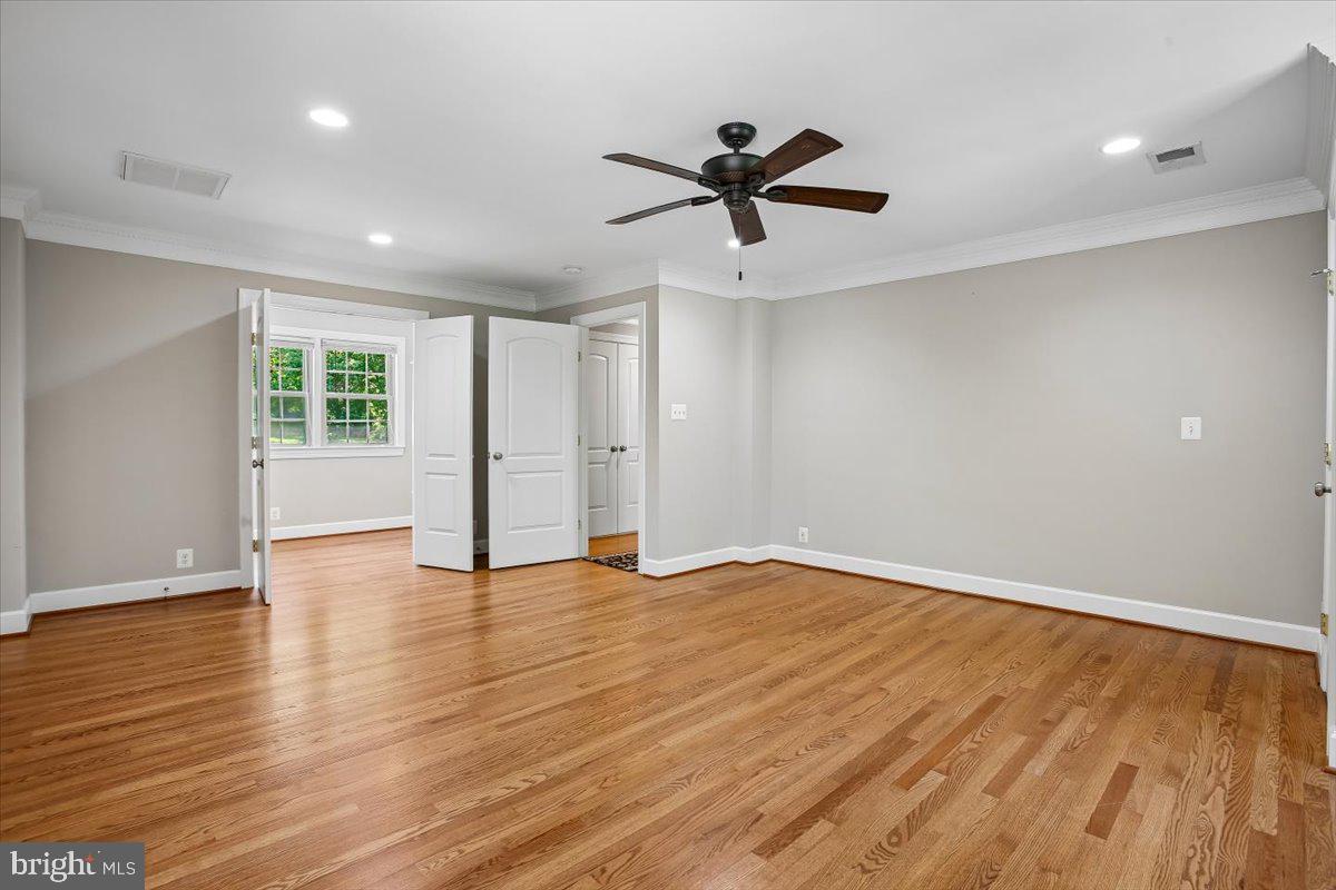 FAIRFAX HILLS - Residential