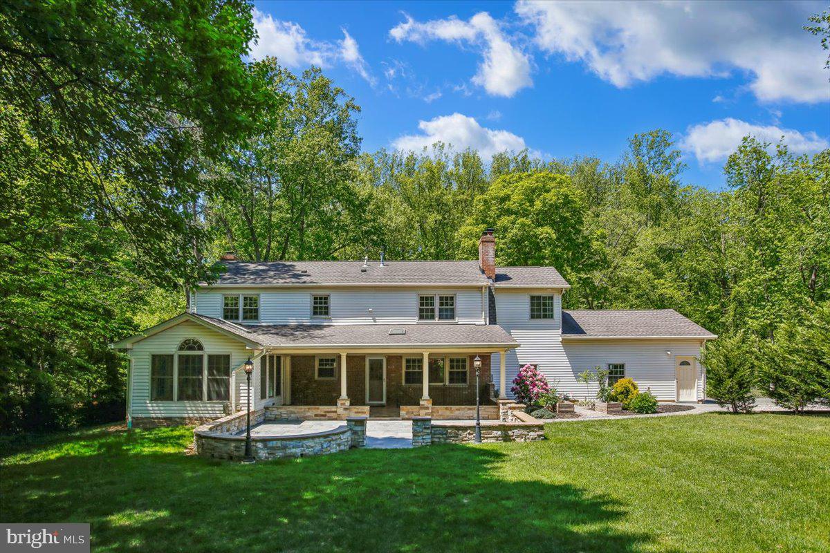 FAIRFAX HILLS - Residential