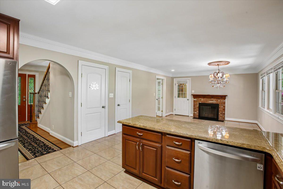 FAIRFAX HILLS - Residential