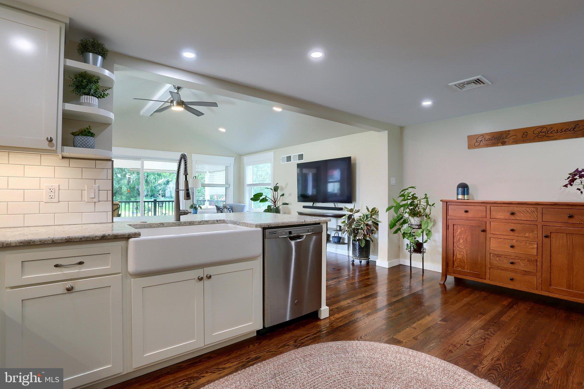 818 MEADOW