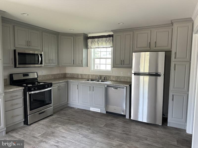 PINE MANOR MHP - Residential