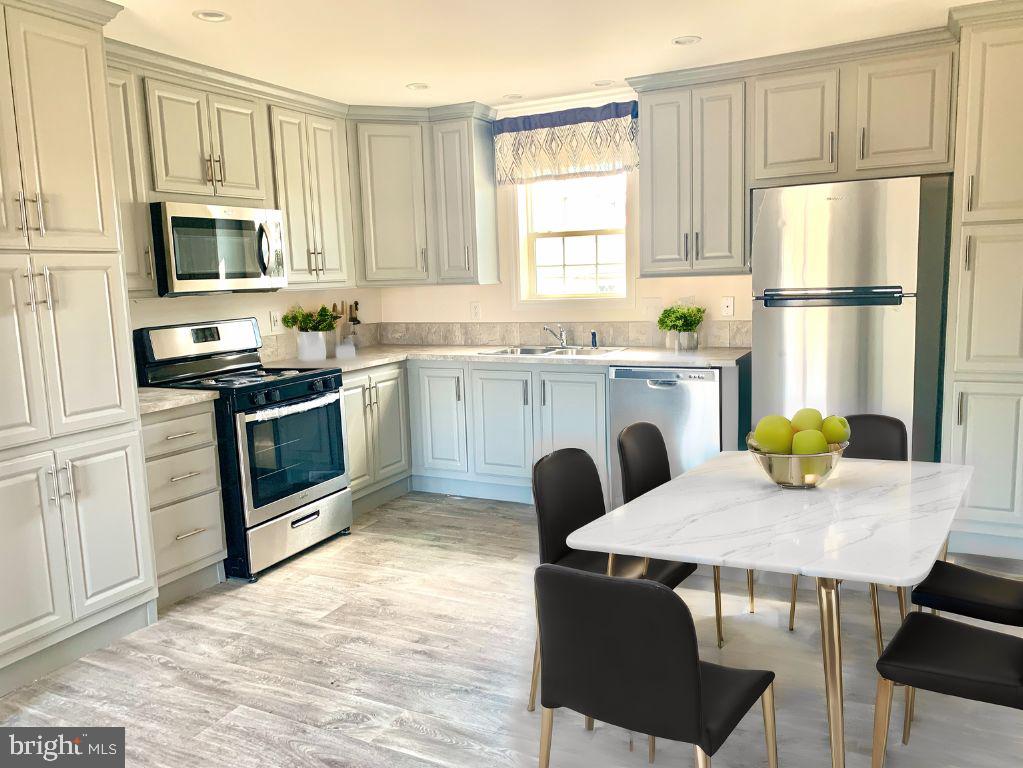 PINE MANOR MHP - Residential