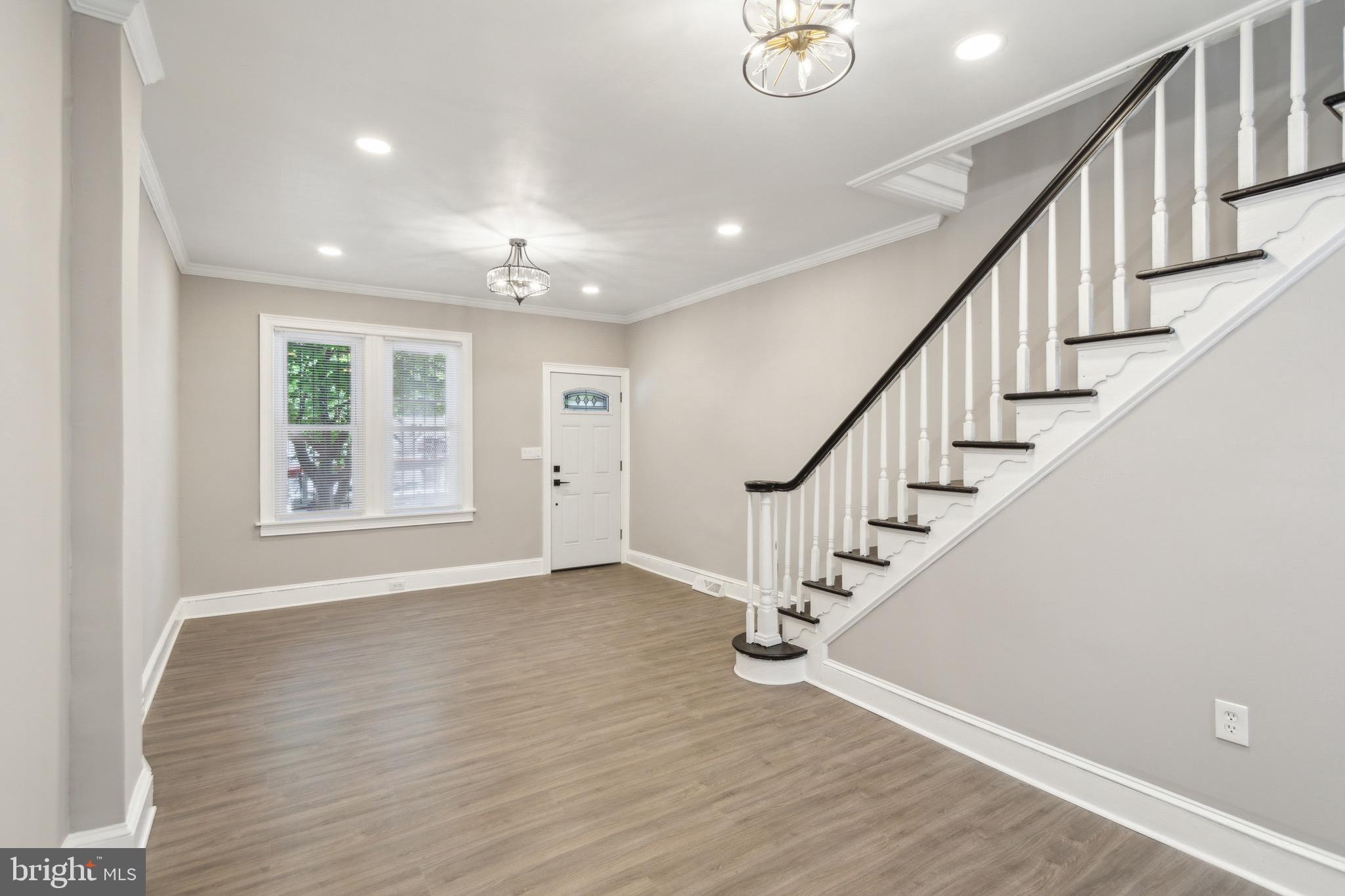 1613 LOUIS STREET