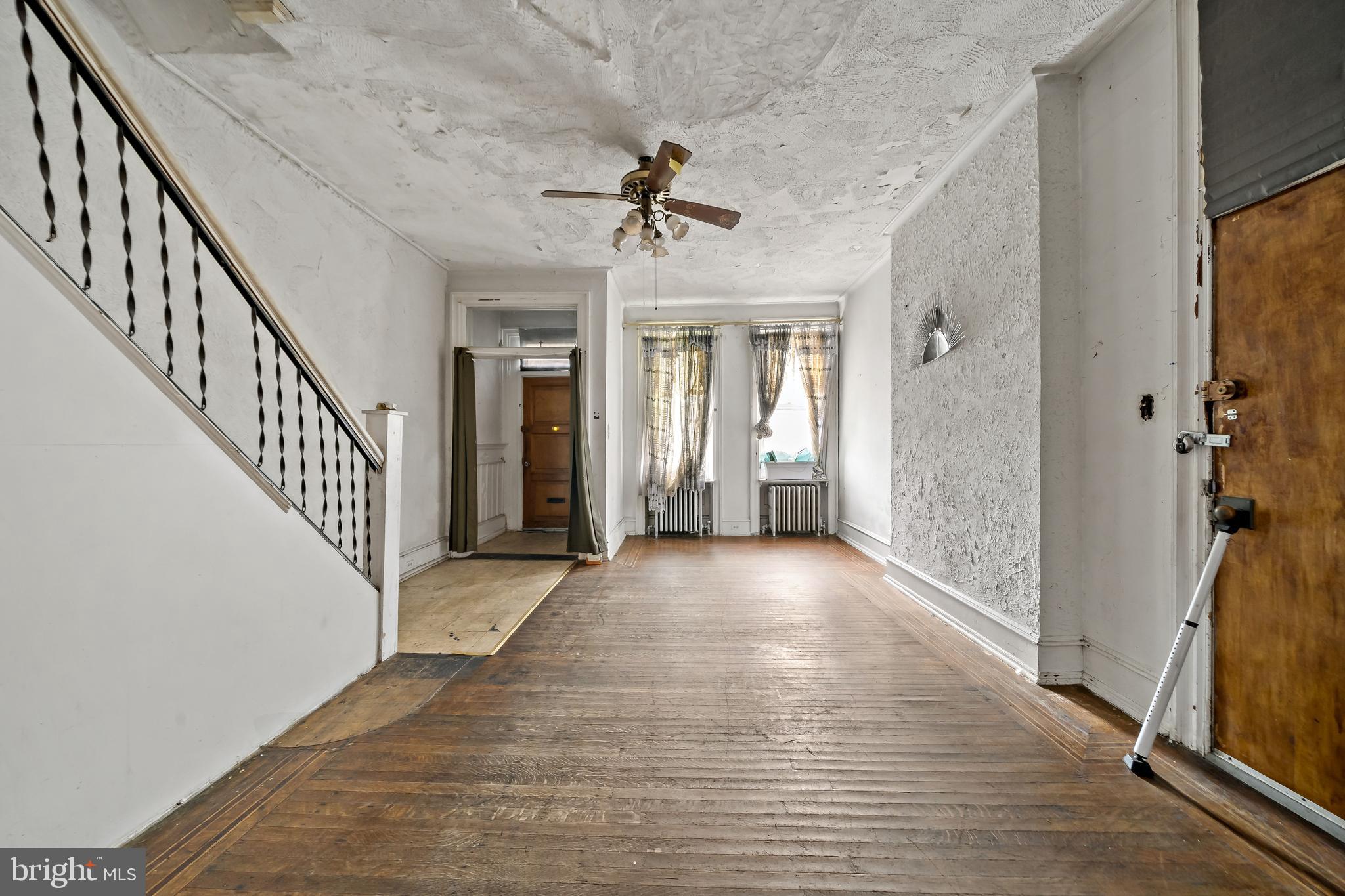 1219 W CAMBRIA STREET