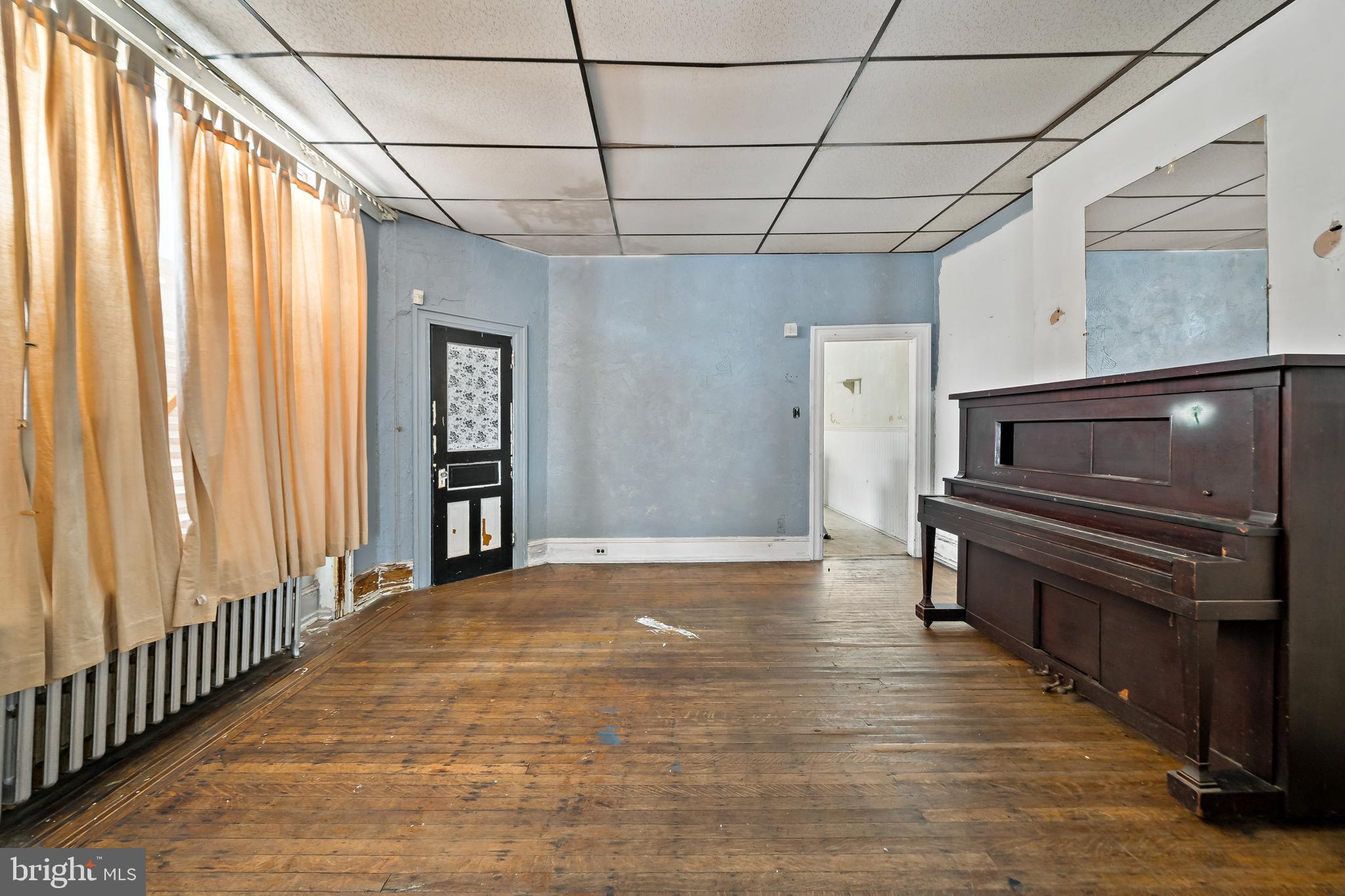 1219 W CAMBRIA STREET