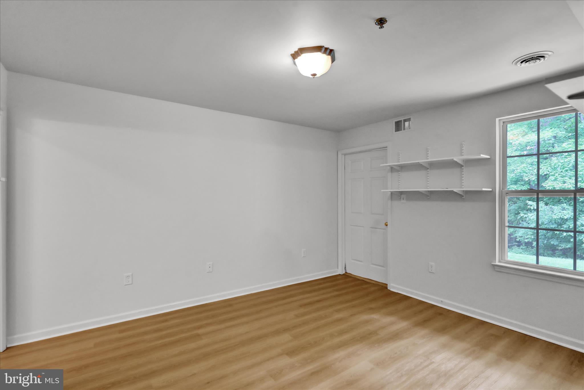 LAUREL SPRINGS - Residential